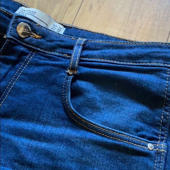 Zara shorts - Picture 3 of 4